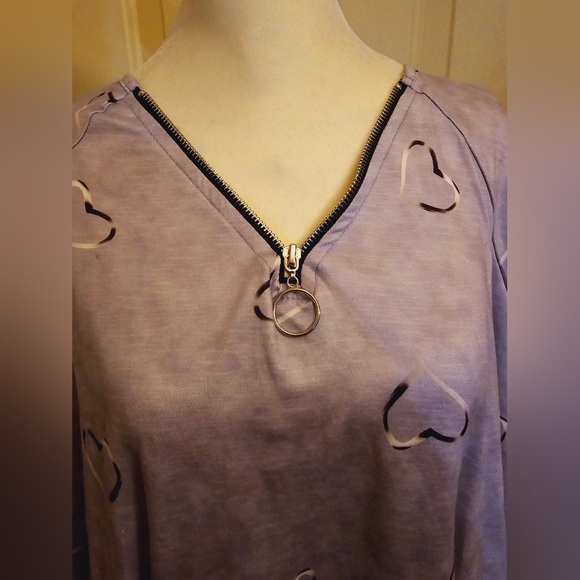 Plus size blouse - Picture 2 of 4